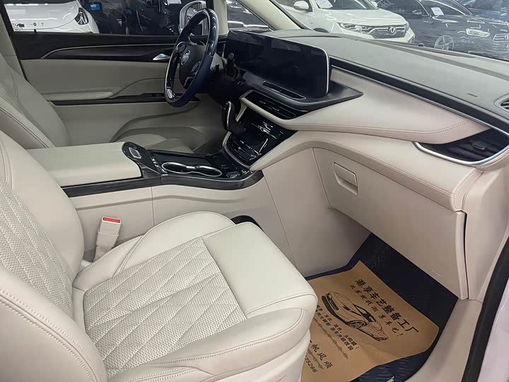 Фото 7 - Buick GL8 ES