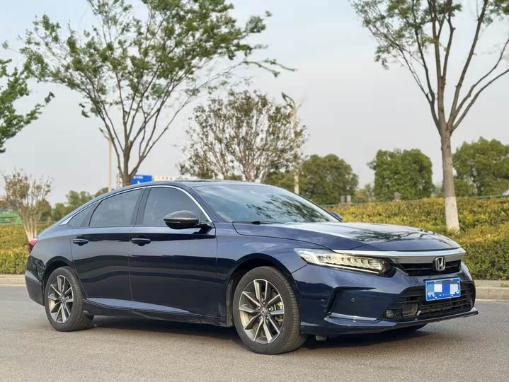 Фото 3 - Honda Inspire