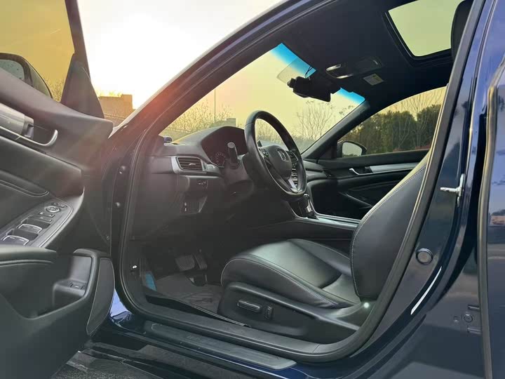 Фото 6 - Honda Inspire