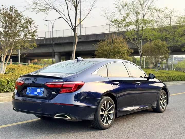 Фото 7 - Honda Inspire