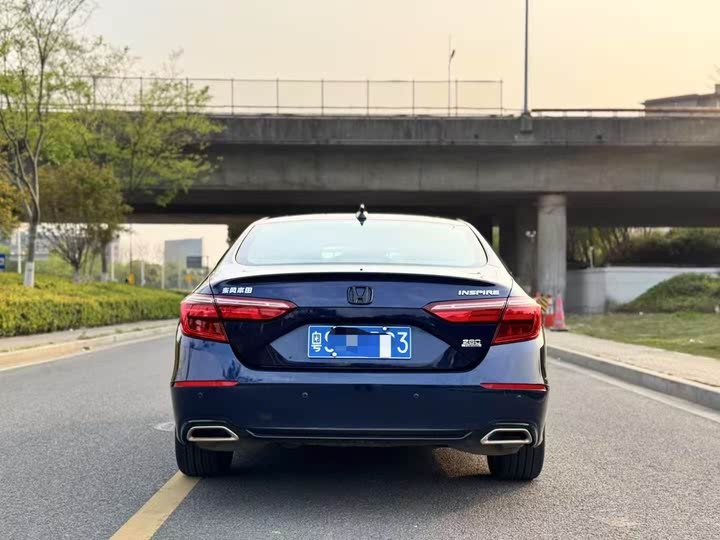 Фото 8 - Honda Inspire