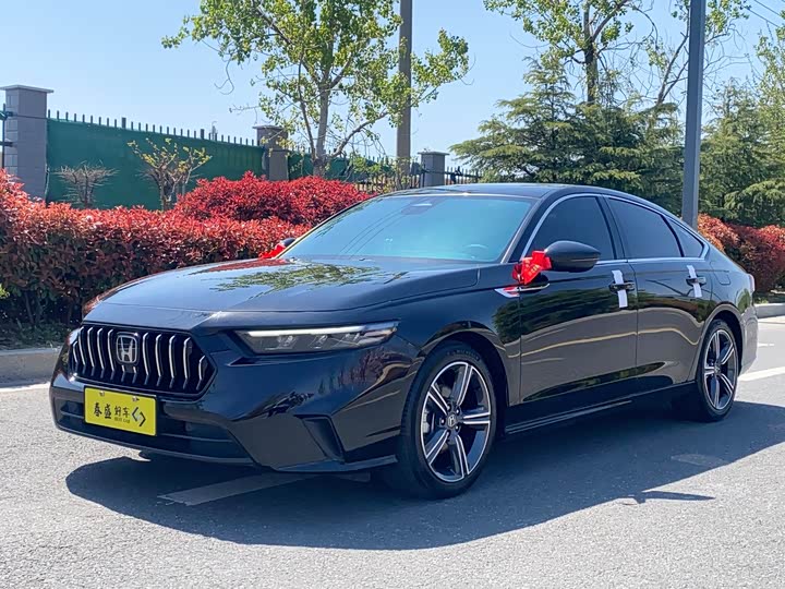 Фото 1 - Honda Inspire