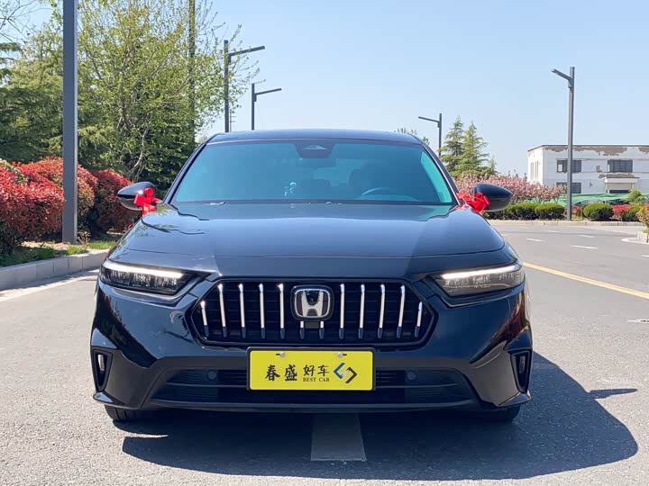 Фото 2 - Honda Inspire