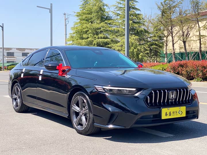 Фото 3 - Honda Inspire