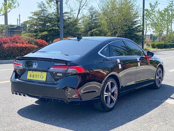 Фото 4 - Honda Inspire