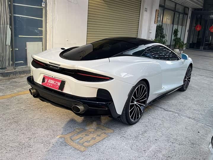 Фото 12 - McLaren GT