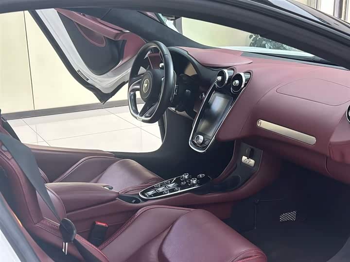 Фото 14 - McLaren GT