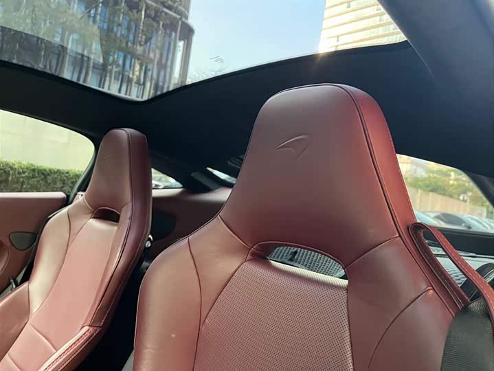 Фото 17 - McLaren GT