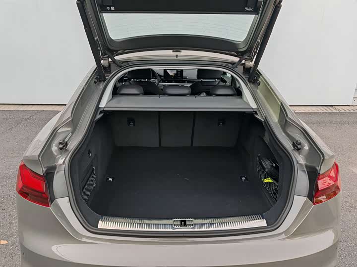 Фото 9 - Audi A5