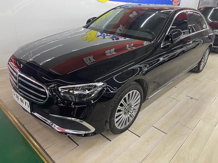 Фото 1 - Mercedes-Benz E-Class