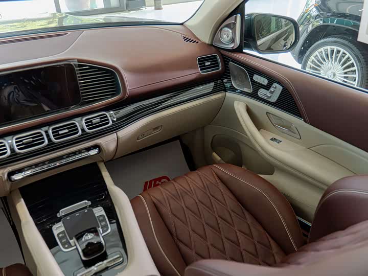Фото 21 - Mercedes-Benz GLS-Class