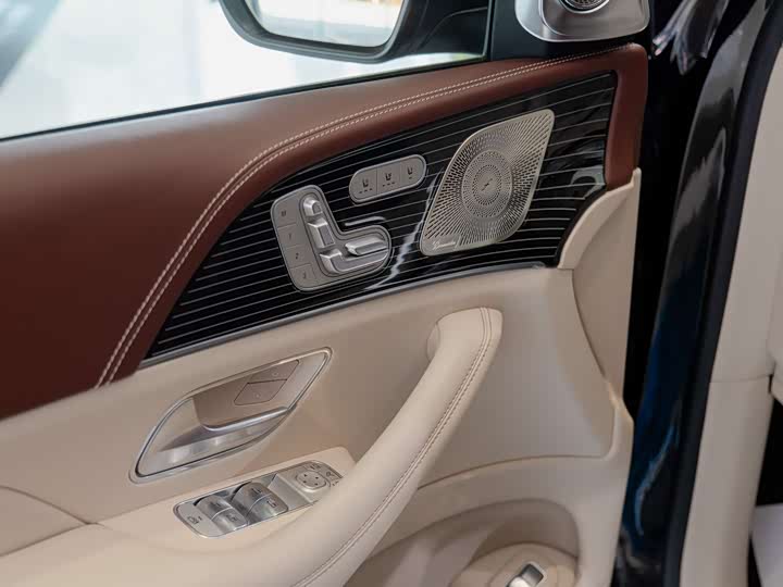 Фото 31 - Mercedes-Benz GLS-Class