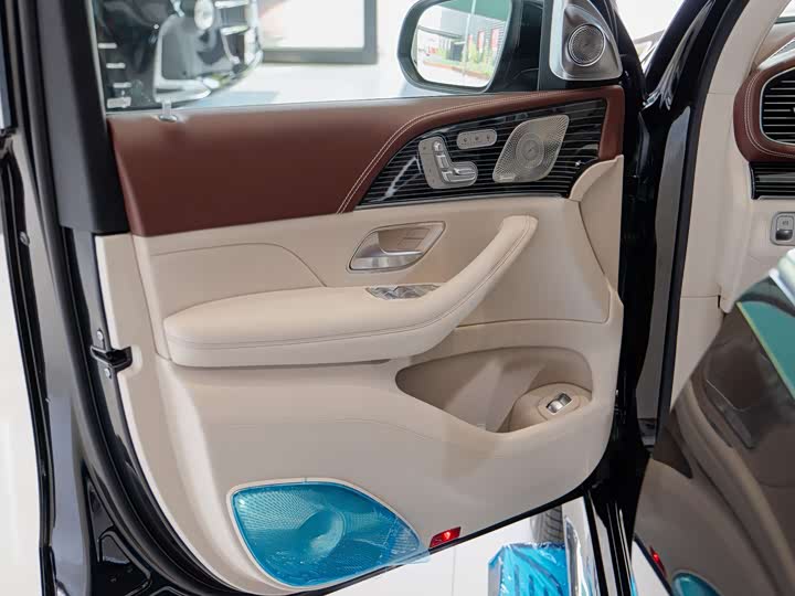 Фото 32 - Mercedes-Benz GLS-Class