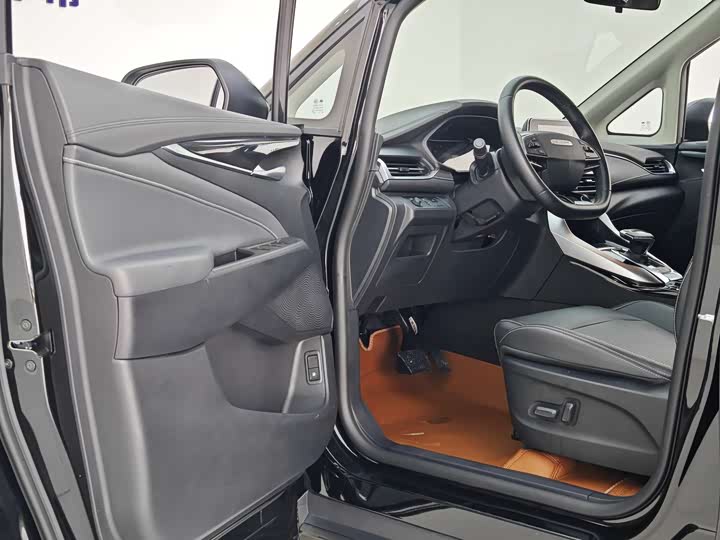 Фото 23 - Maxus Mifa 5