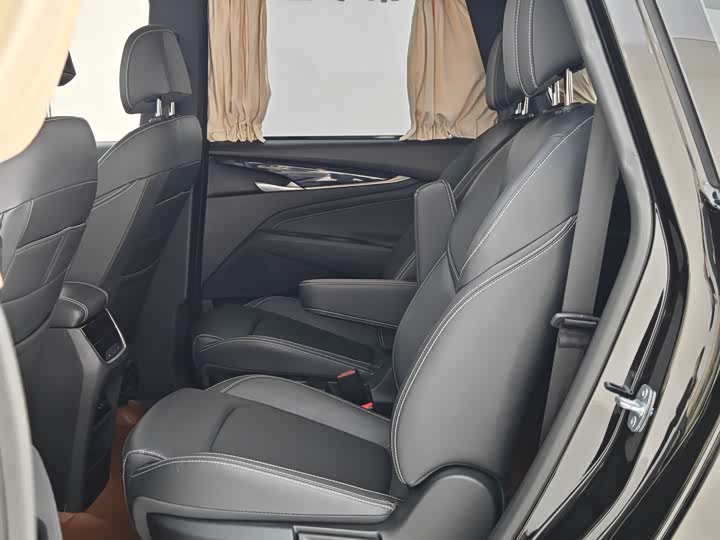 Фото 8 - Maxus Mifa 5