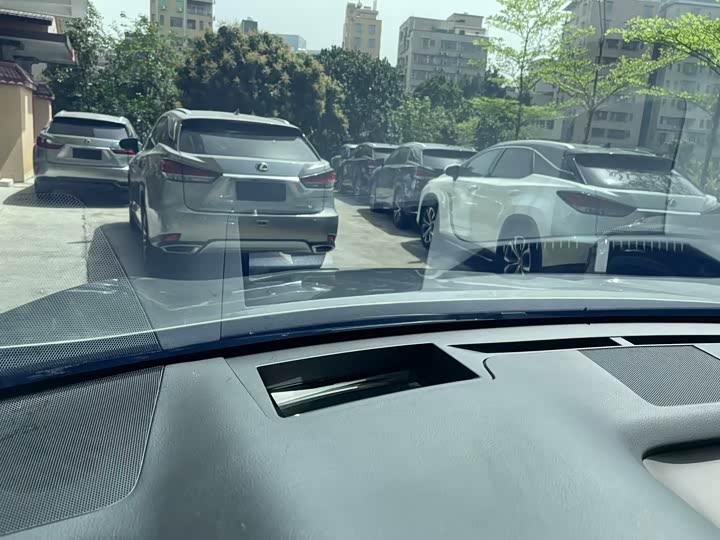 Фото 3 - Lexus RX