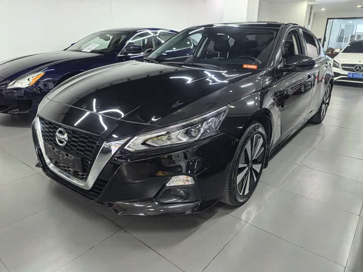 Фото 1 - Nissan Teana