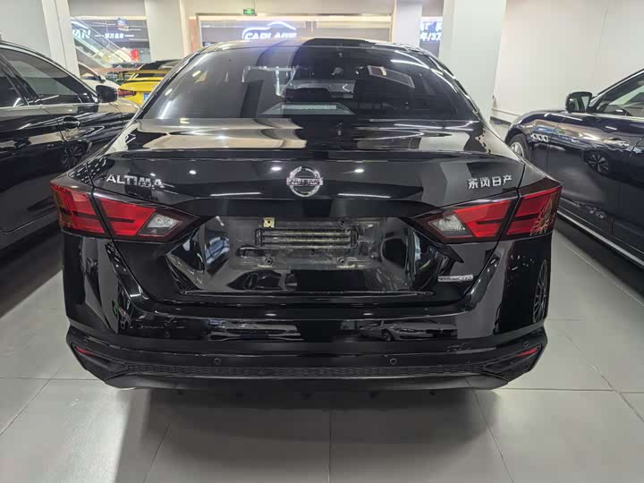 Фото 10 - Nissan Teana