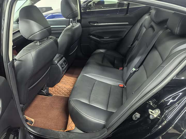 Фото 4 - Nissan Teana