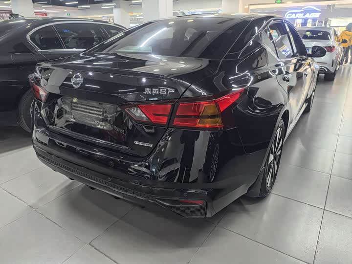 Фото 9 - Nissan Teana