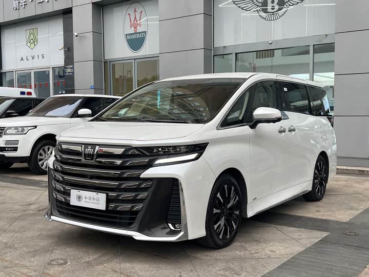 Фото 1 - Toyota Vellfire