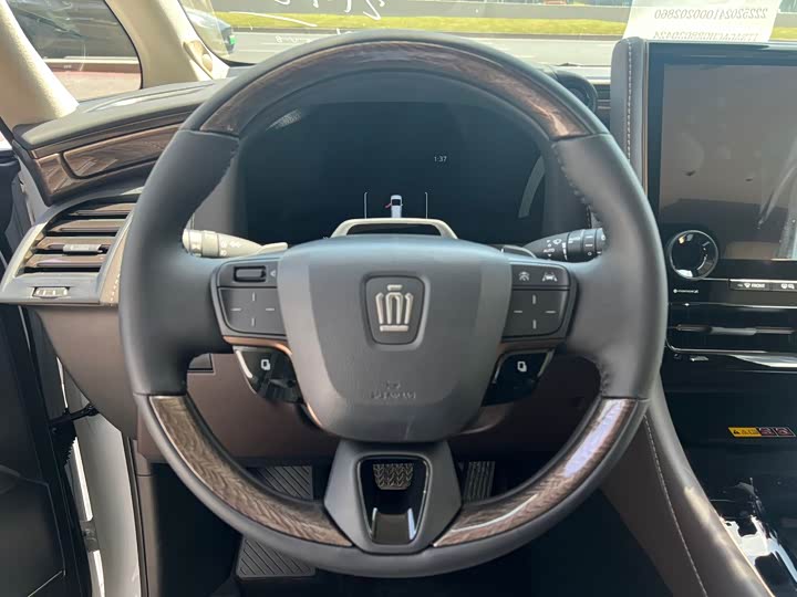 Фото 11 - Toyota Vellfire