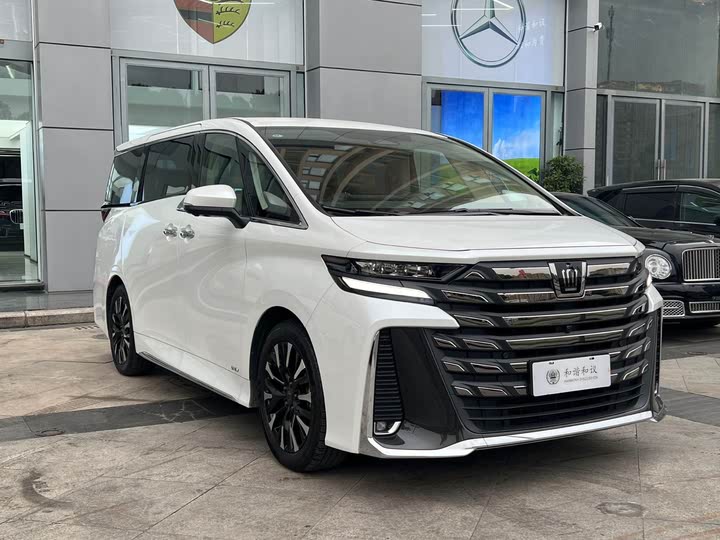 Фото 3 - Toyota Vellfire