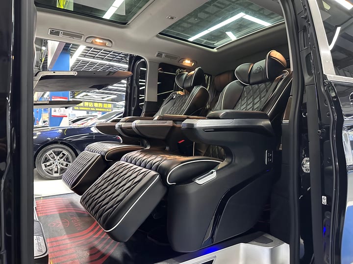 Фото 9 - Mercedes-Benz V-Class