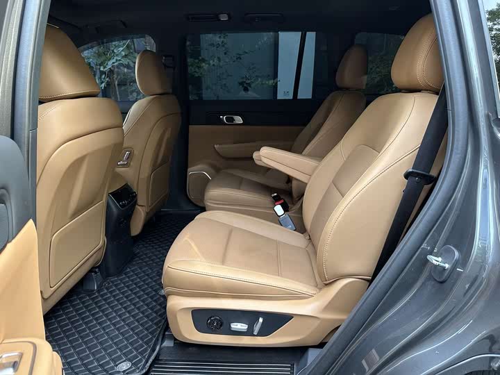 Фото 10 - LiXiang One