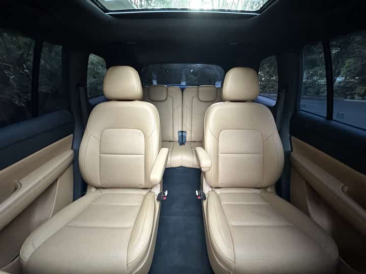 Фото 11 - LiXiang One