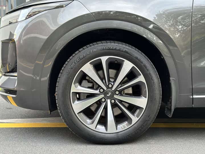 Фото 17 - LiXiang One