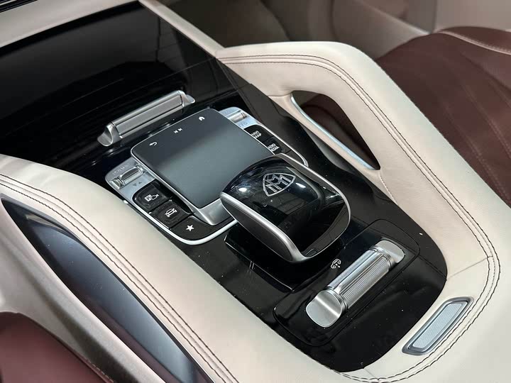 Фото 17 - Mercedes-Benz Maybach GLS