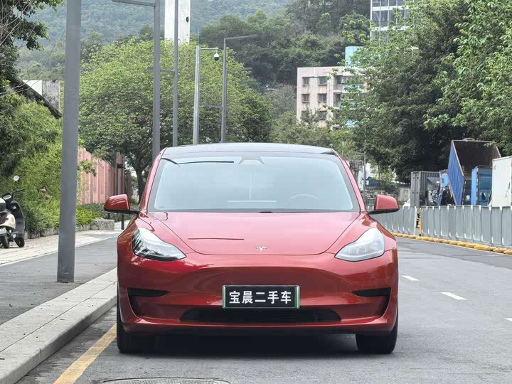 Фото 2 - Tesla Model 3