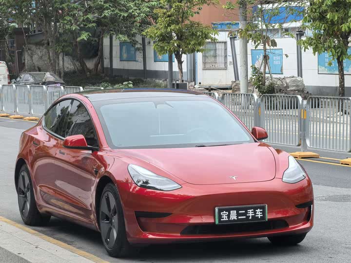 Фото 3 - Tesla Model 3