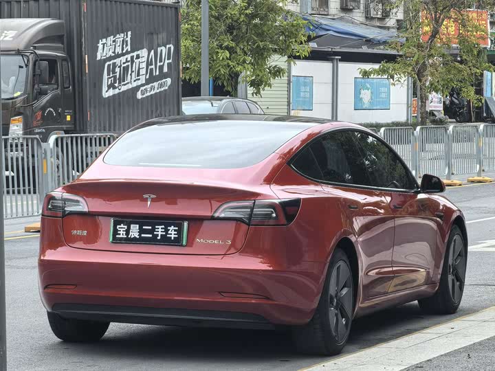 Фото 6 - Tesla Model 3