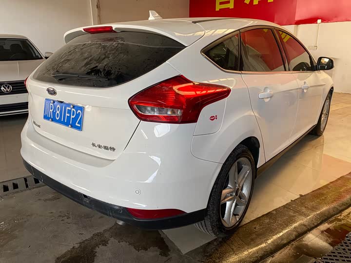 Фото 11 - Ford Focus