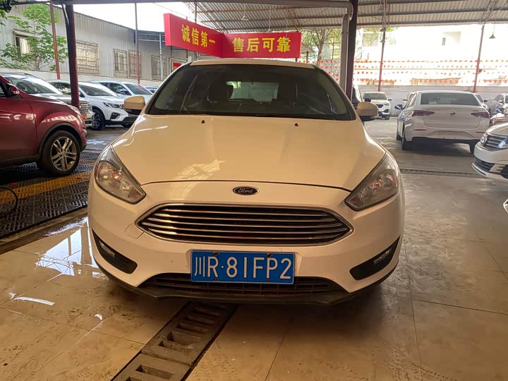 Фото 2 - Ford Focus