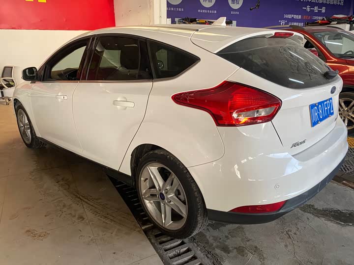 Фото 9 - Ford Focus