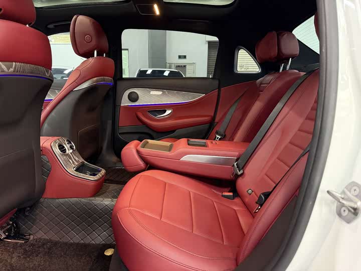 Фото 10 - Mercedes-Benz E-Class Hybrid