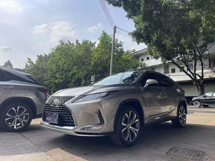 Фото 3 - Lexus RX