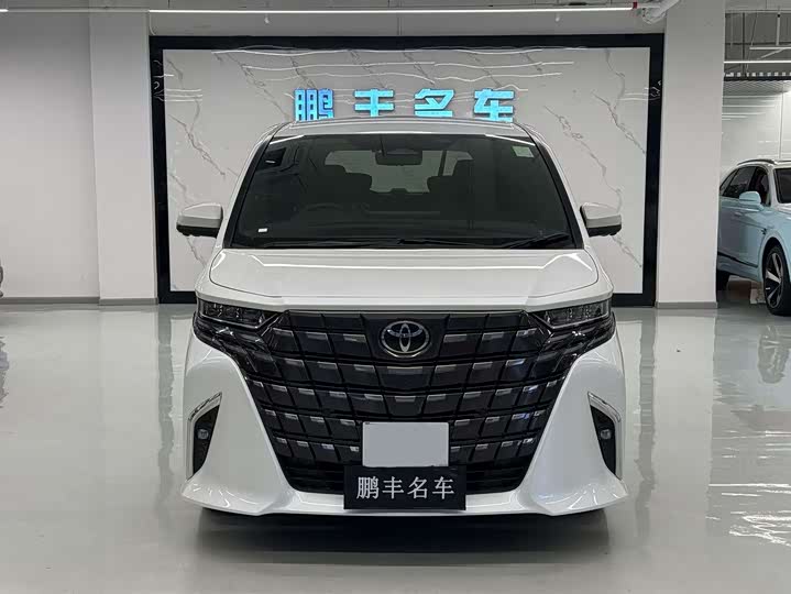 Фото 1 - Toyota Alphard