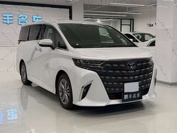 Фото 2 - Toyota Alphard