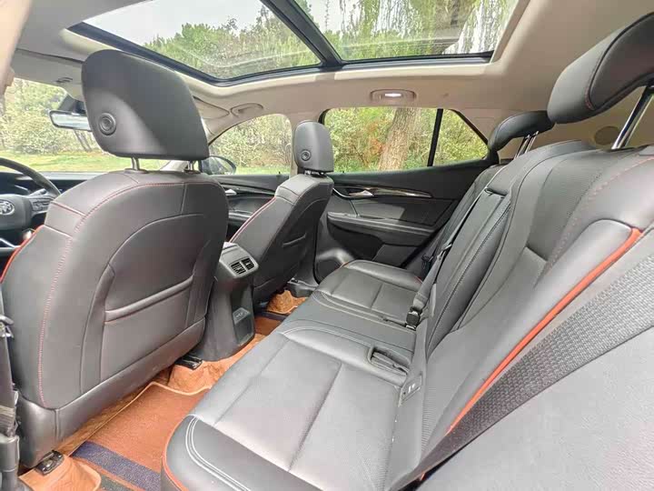 Фото 10 - Buick Envision Plus