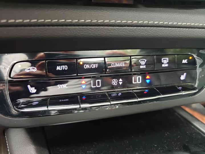 Фото 14 - Buick Envision Plus