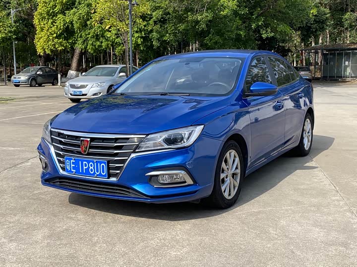 Фото 1 - Roewe i5