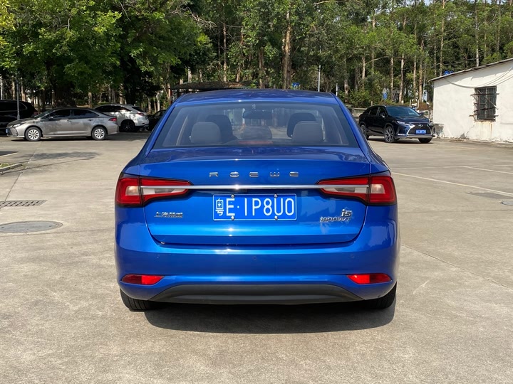 Фото 10 - Roewe i5