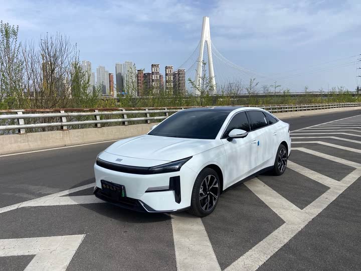 Фото 1 - Geely Galaxy L6