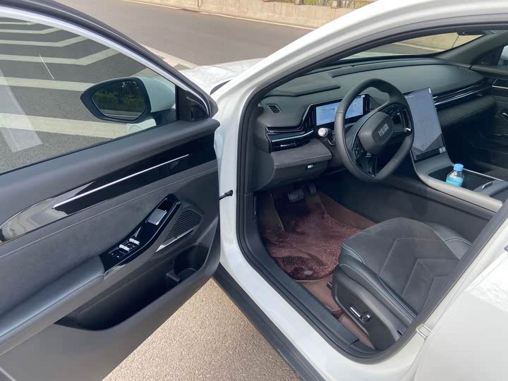 Фото 12 - Geely Galaxy L6