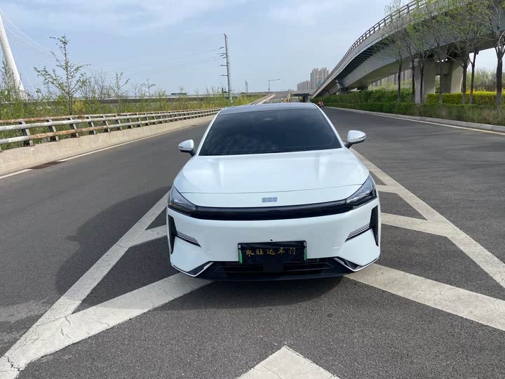 Фото 2 - Geely Galaxy L6