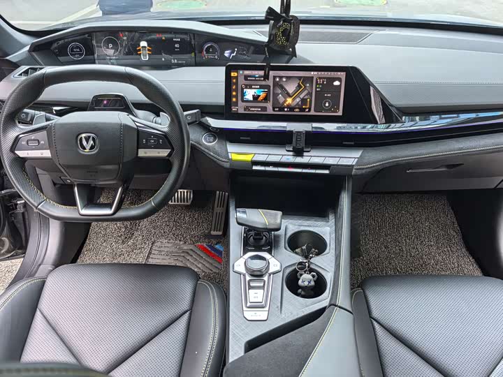 Фото 11 - Changan UNI-V